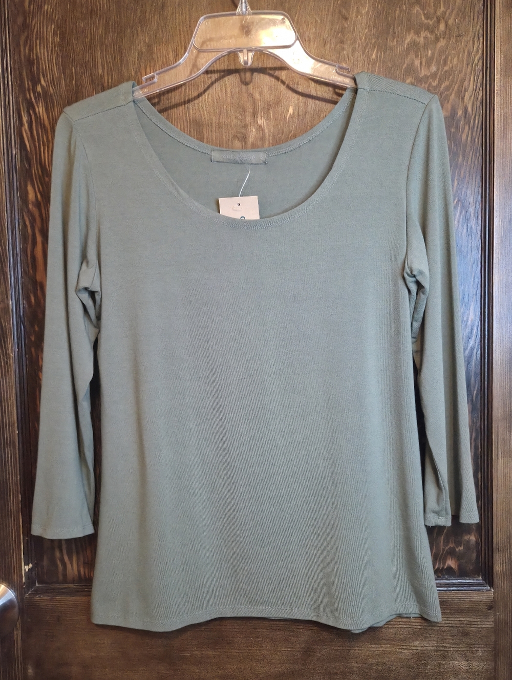 NWT Cut Loose Olive Scoop Neck 3/4 Sleeve Top